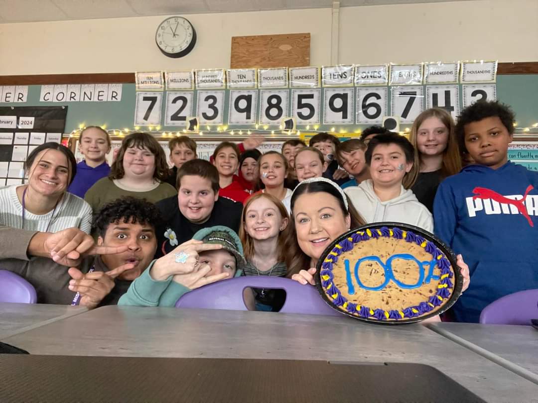 Jordan_PDEdu's tweet photo. This is the right work to celebrate! A 5th grade class getting 100% proficient on a Common Formative Assessment. Way to go Mrs. Morris's class! @CECSDistrict #wearecortland @SolutionTree https://t.co/qNPI7RSPcR