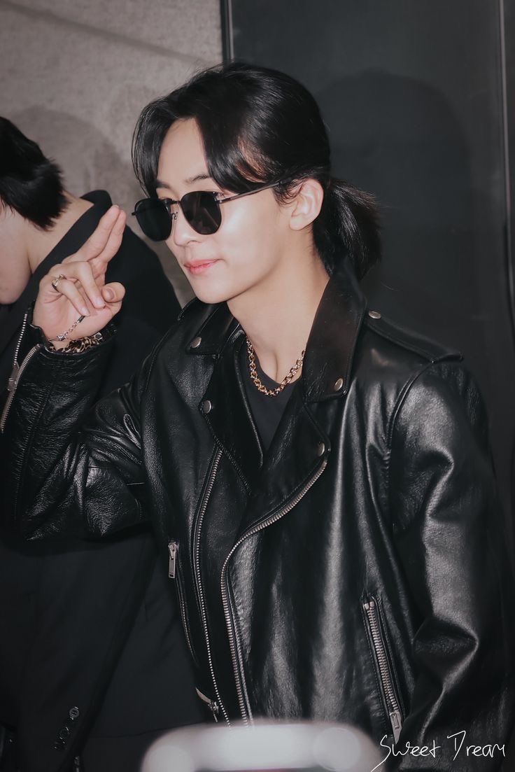 topjeonghan's tweet photo. this is probably why i’m dying https://t.co/mmibyoFOFb