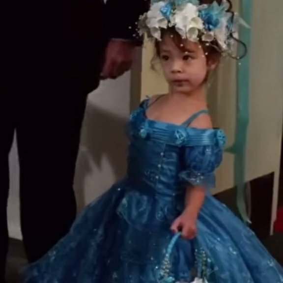 faby jurídico modern family tweet media