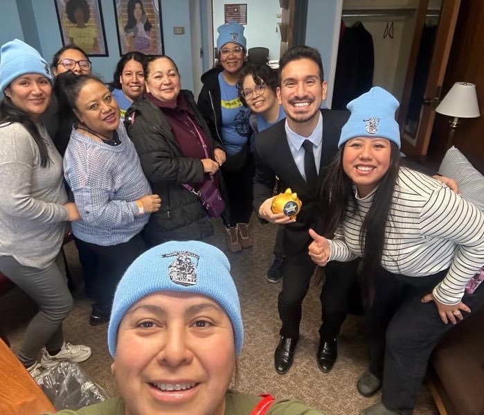 And just like that you’re reminded that a whole community is behind you and shows up every day. So you just gotta wake up a little bit earlier and fight a lot harder too. Gracias, @MaketheRoadNY ♥️