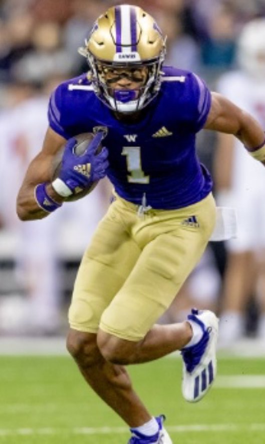 Blessed to be Offered by University of Washington. Thank You @Coach_KC84 for believing in me! @Ballhawk__8 @CoachOmura @UW_Football #PurpleReign ☔️ @CoachAdhir @BrandonHuffman @GregBiggins @adamgorney @ChadSimmons_ @Zack_Poff_MP @ErikRichardsUSA @jnashmusic @CoachBriscoeWR