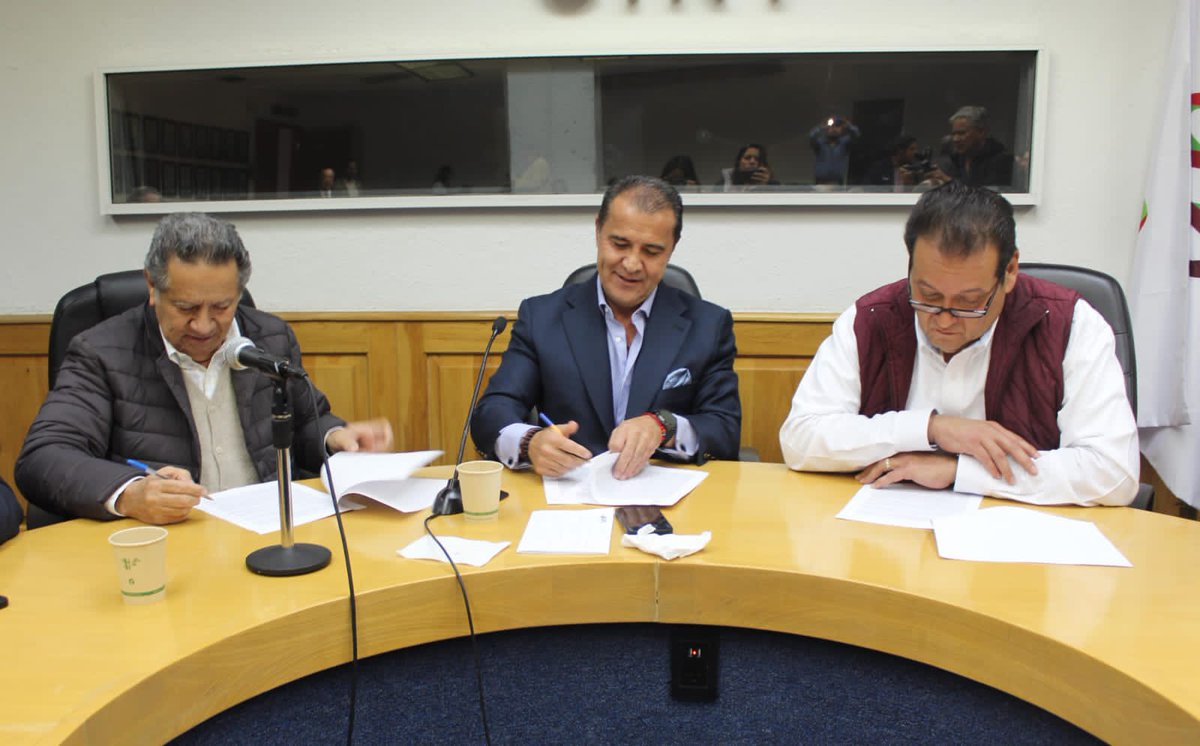 cirtmx's tweet photo. Tras un proceso de diálogo y negociación, industriales y representantes sindicales han alcanzado un acuerdo favorable  para el sector de radio y televisión. Este acuerdo es testimonio del esfuerzo conjunto y la dedicación a encontrar soluciones equitativas https://t.co/KPxCZOK7r6