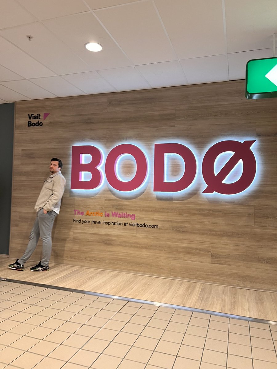 bunnimoro's tweet photo. I made it to NORWAY!! https://t.co/vGMFbbjmc7