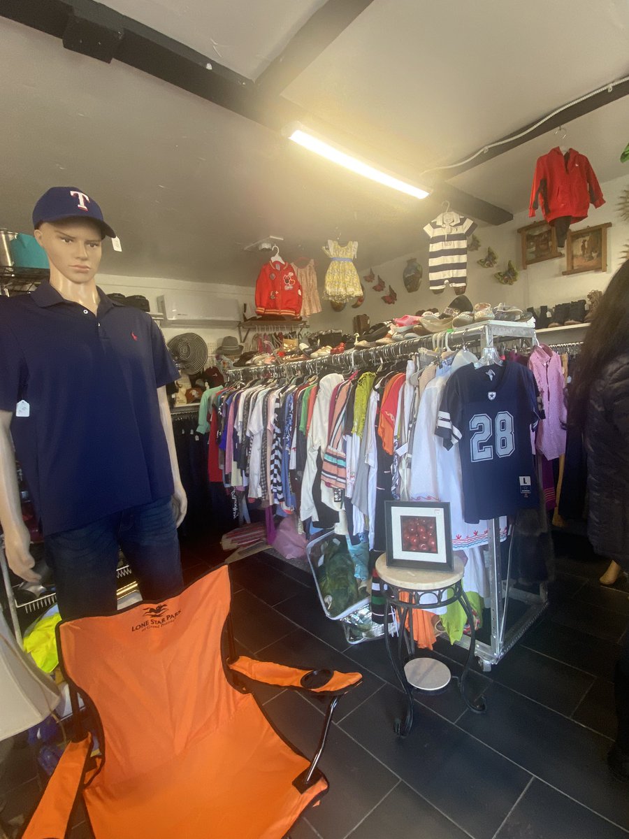tuscielos's tweet photo. my mom and my aunt opened a tiny thrift store together on 626 w davis street! its called the butterfly shop <3 ☺️ yall please feel free to pay them a visit sometime! 10am to 5pm https://t.co/9msYUGLa9F