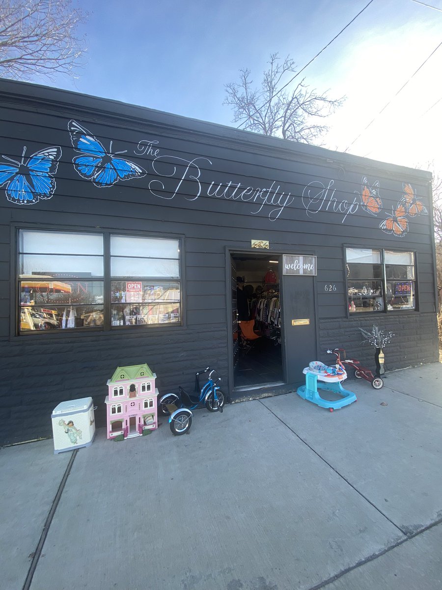 tuscielos's tweet photo. my mom and my aunt opened a tiny thrift store together on 626 w davis street! its called the butterfly shop <3 ☺️ yall please feel free to pay them a visit sometime! 10am to 5pm https://t.co/9msYUGLa9F