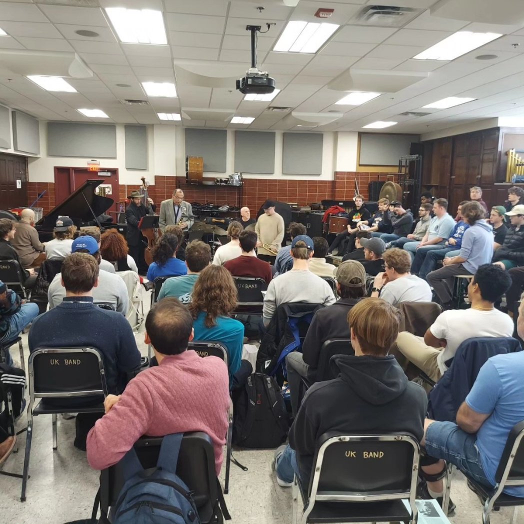 UKTrumpet's tweet photo. Today during studio class, the Brad Goode jazz quintet with Ernie watts presented a short performance and fielded questions from the trumpet, trombone, saxophone, and percussion studios! Brad is an alumnus of the University of Kentucky Trumpet studio! https://t.co/6EJ7MApuUw