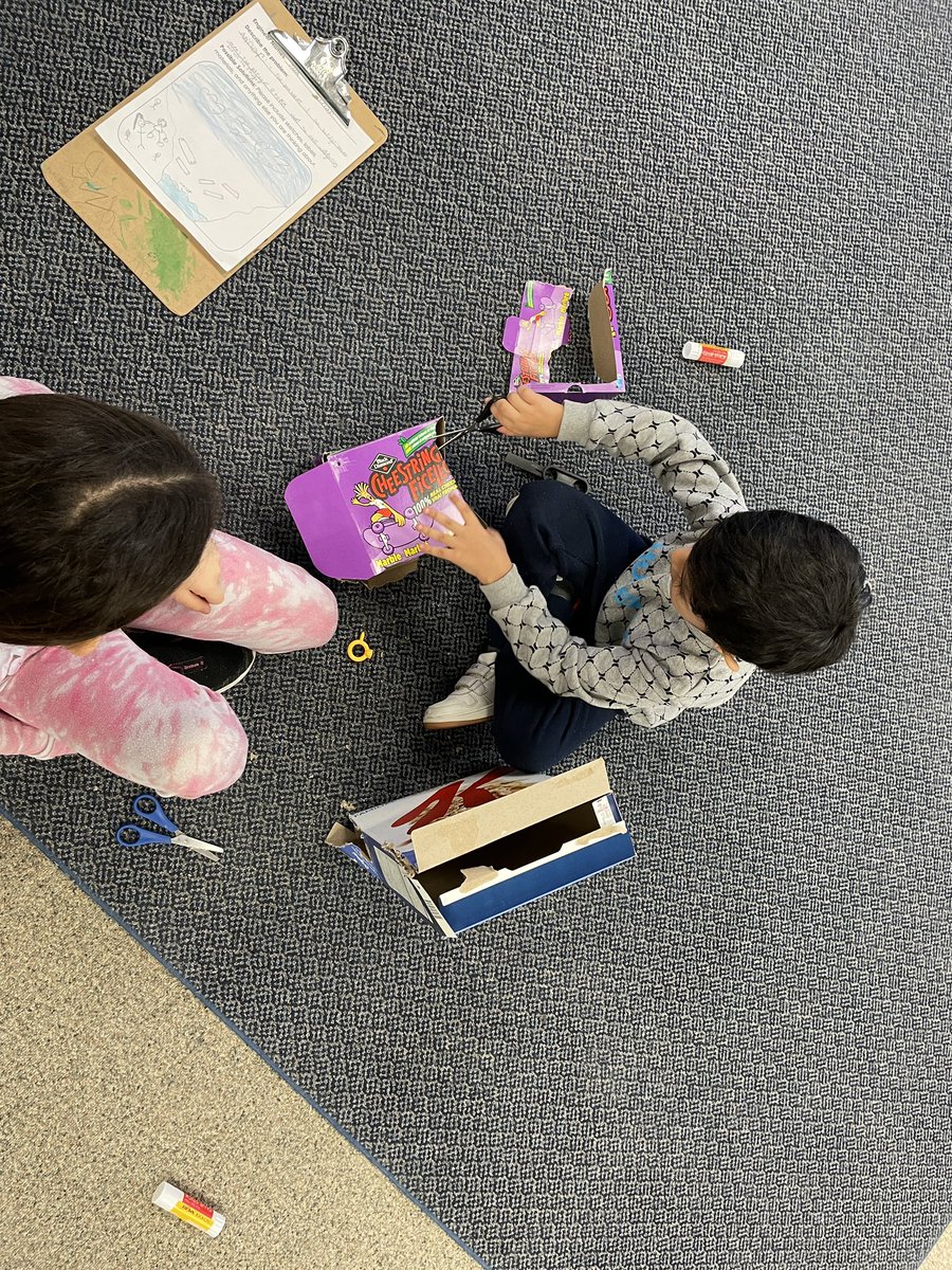 Students in @cruiz20132018’s and Ms. Kobric’s classes explored cardboard attachments during our bridges inquiry today in the #SloaneLLC. How will they help @andreabeaty’s Iggy Peck get off the island safely?