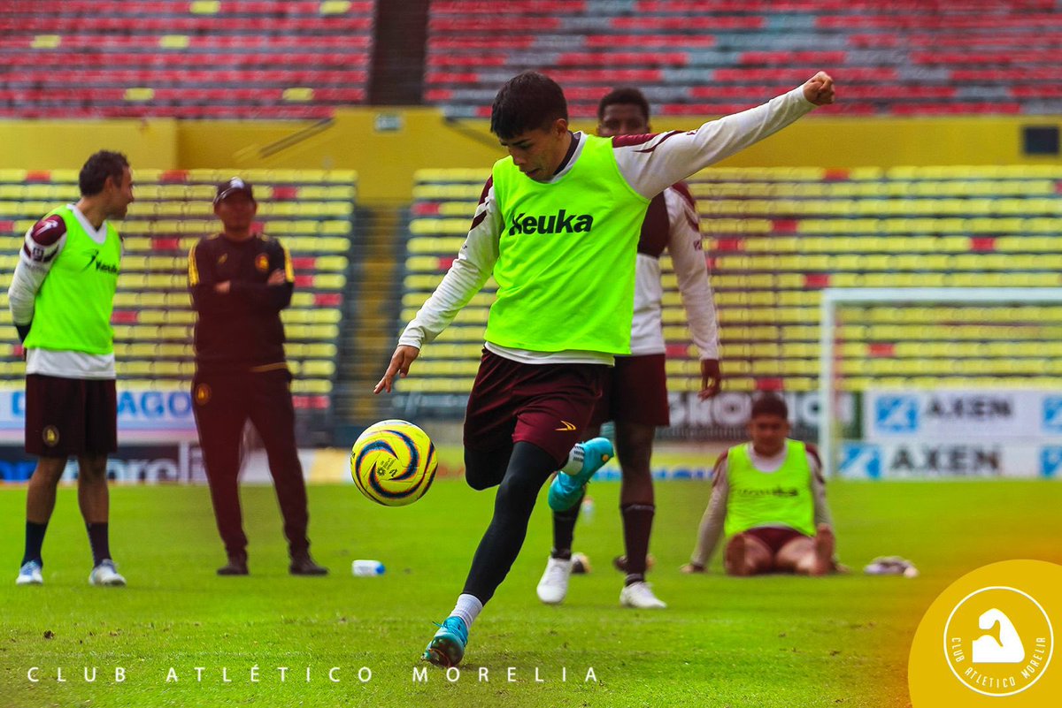 C_A_Morelia's tweet photo. Afinamos puntería 🎯

#PuroPinshiRojoYAmarillo💪 https://t.co/QgquOlSjTJ