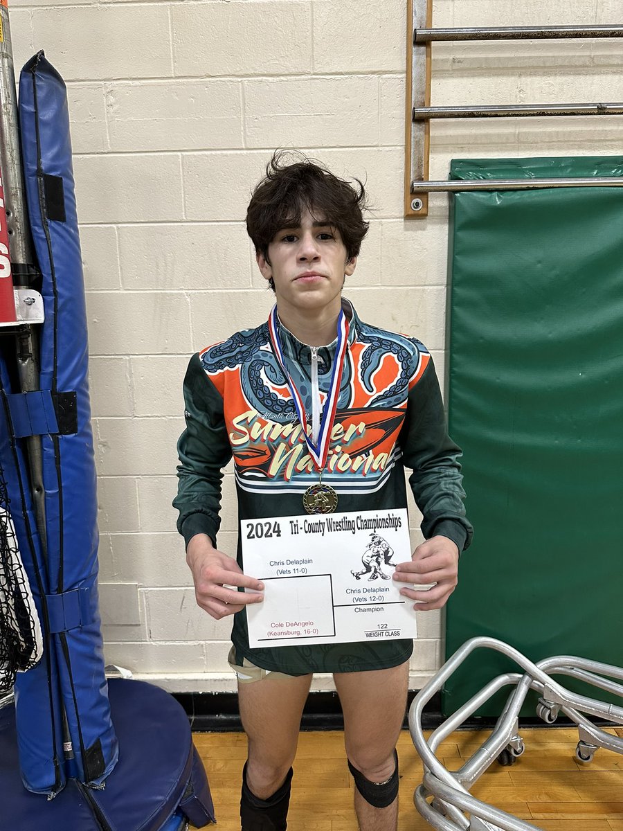 Congratulations to Chris Delaplain on his 8 - 6 victory in the Tri-County Championships against his previously unbeaten opponent.  Chris becomes Vets 1st Tri-County Champ in 5 years & finished the season a perfect 12 - 0!!!!  @VMMSMustangs @BMSTANGSports