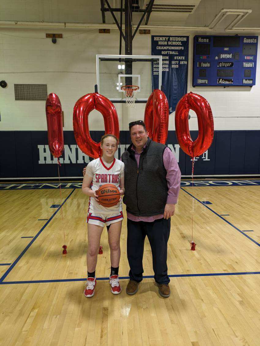 OTGBBSpartans's tweet image. Unbelievably proud of @eliclark2024. Relentless worker, tremendous leader, phenomenal person… You deserve all 1000 Eli! Congratulations!  💙❤️🤍🏀🏀🏀@Oceanathletics @TinyGreenNBS @KClarkOTHS @kaydenclark32 @nlowe11 @NJLadiesHoops