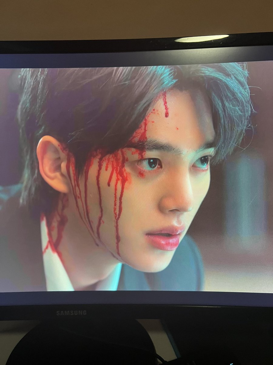 gente ele ta a cara do seokjin nesse dorama... to chocada 😨