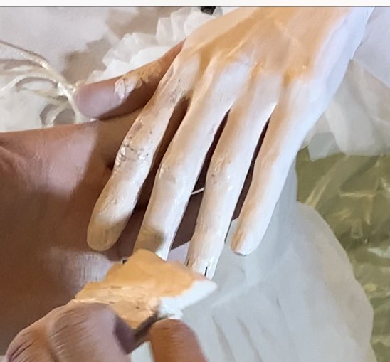 whitespot23870's tweet photo. 腕も手も塗ってます…
もちろん全身塗り!
#白塗り #messy #whitepaint https://t.co/P84OHhBvXp