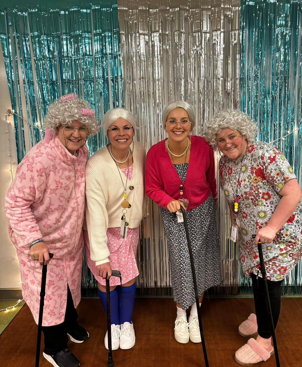 silvercreekazle's tweet photo. #SCCHAMPS had F O U R Grannies in Kinder today! Hopefully Dinkins, Wolf, Krneta, and Lashley come back tomorrow— we missed them! 😁🫶👵🏼 https://t.co/7lykbiinxA
