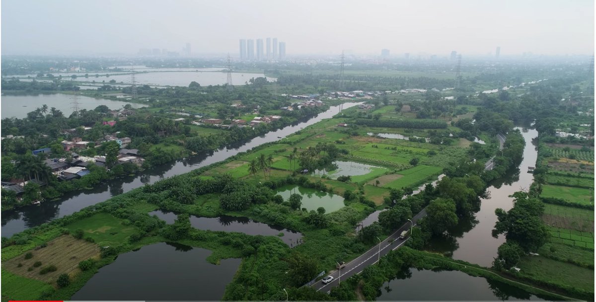 The East Kolkata Wetland, now an officially protected Ramsar Site, plays a significant role in ecological persistence. Aquaculture spreads over an area of 2500 hectares. Waste dumping is a serious problem affecting these sites! #WorldWetlandsDay2024 
PC