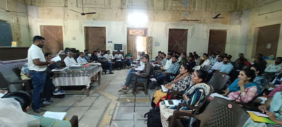 mopr_goi's tweet photo. To spread awareness for a #TBFree Tomorrow, representatives &amp; functionaries of #GramPanchayats under #Mangrol Taluka of #Gujarat's #Junagadh District were sensitized about #TBMuktGramPanchayat initiative in the presence of @TDO_MANGROL_JND, Health and Line Department officials. https://t.co/ZATEqygGJs