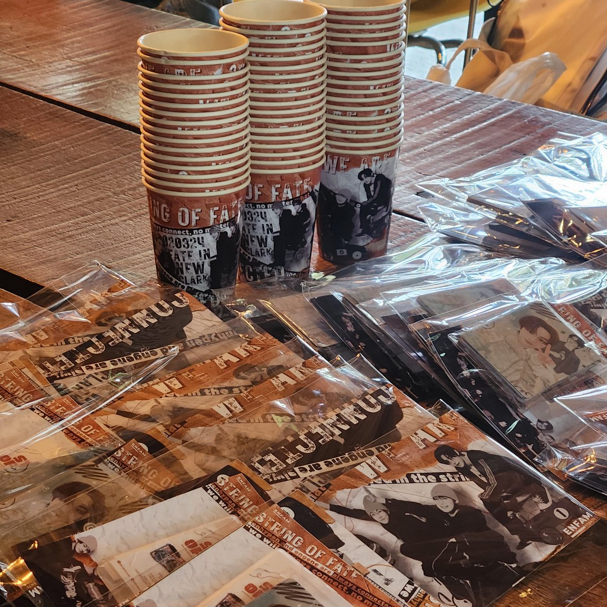 ENFAMEvents's tweet photo. ENFAM, our String of Fate is connected! We're here!
The registration and claiming of kits will start at 2:15 PM. We also prepared mini interactive games for you!
Just show us your receipt to claim your kits.
#ENFAMEvents #StringOfFate https://t.co/Zhfz6zh2uL