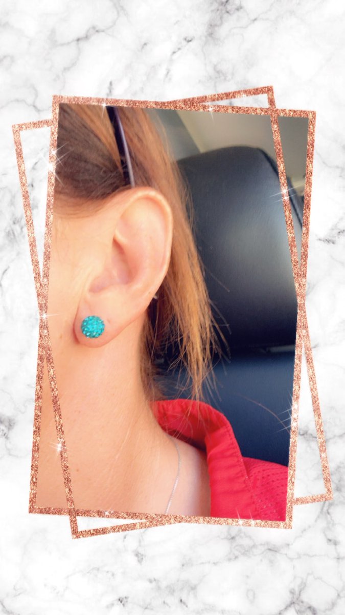 Teal pants ✔️ 
Teal earrings ✔️
Now I just need some teal winners 🤞🏻 #getrealsupportteal 👗