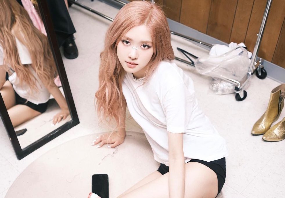 roseannepics's tweet image. 