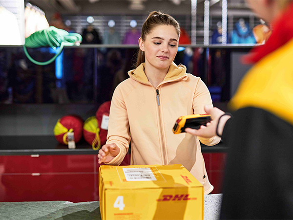 El amor llegará en un paquete de DHL este Día del amor y amistad. Entérate más controlnoticias.com.mx/merca_DHL_Expr… #Retail <a href="/DHLMex/">DHL México</a> #amor #amistad  #promocion