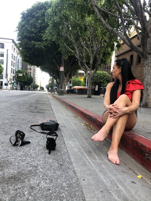 &hellip;, waiting on a street for what ?  Just tell me !  #game https://t.co/pxlaWEFmdZ<a href="/tag/game"class="tags"><span>#game</span></a>