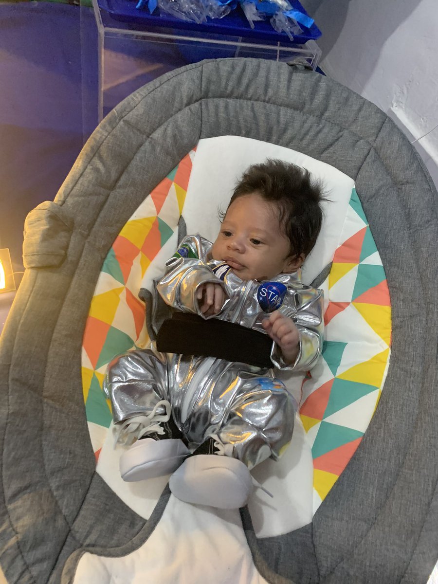 1 mês da minha promessa. Mamãe te ama daqui até a lua 🌜💙