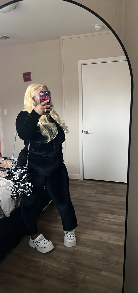 beaautifulChild's tweet image. And I get fly as hell, especially in a black fit 🦾⭐️🎈💐 #OGSTATUS