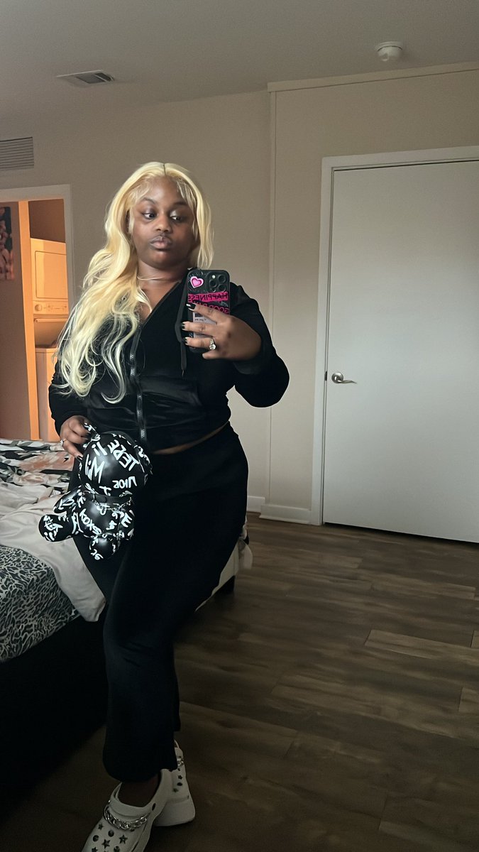 beaautifulChild's tweet image. And I get fly as hell, especially in a black fit 🦾⭐️🎈💐 #OGSTATUS