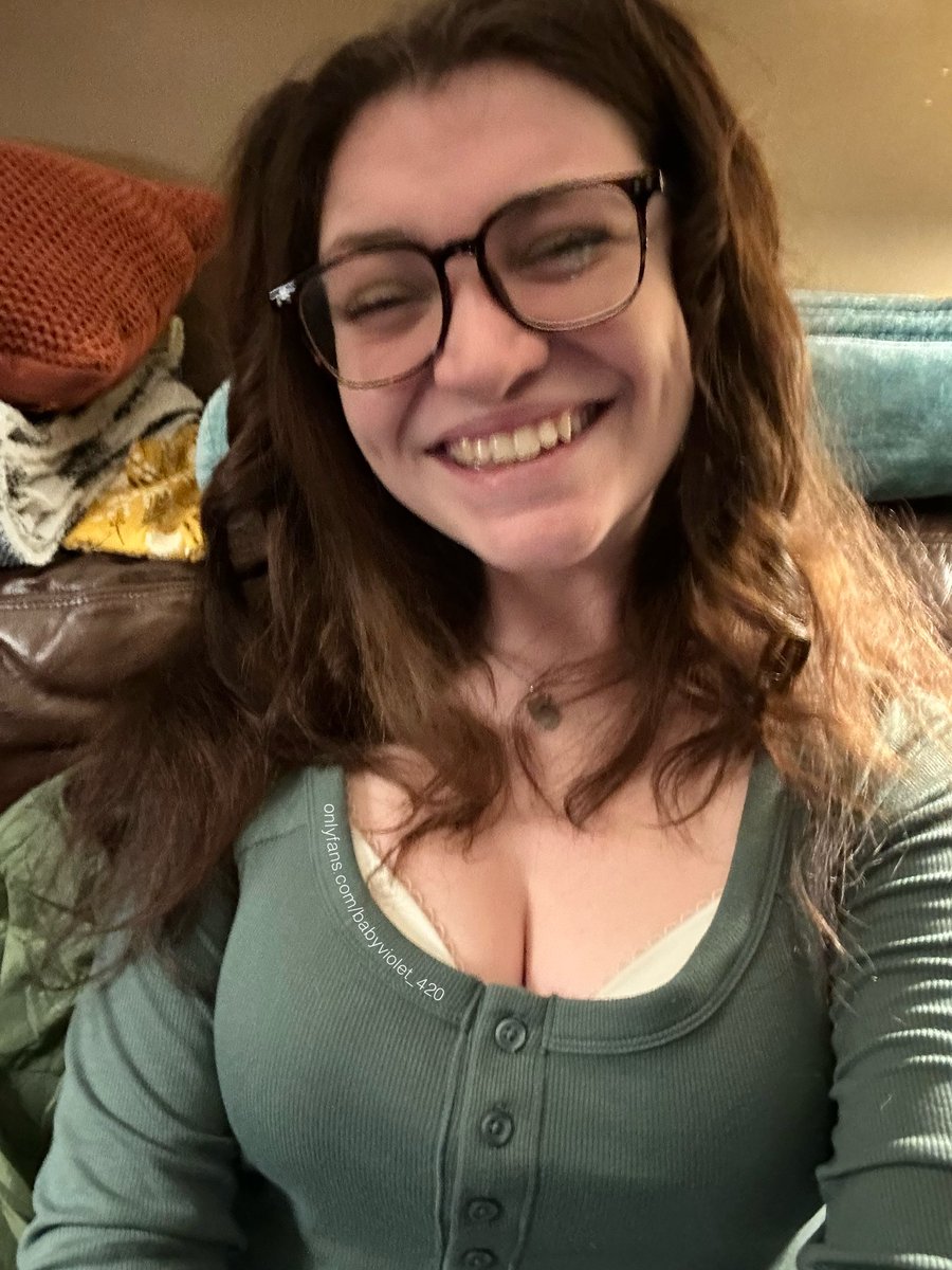 420pigtail's tweet photo. wanna go on a date? 🤭💗 https://t.co/uqNlXTFrnP