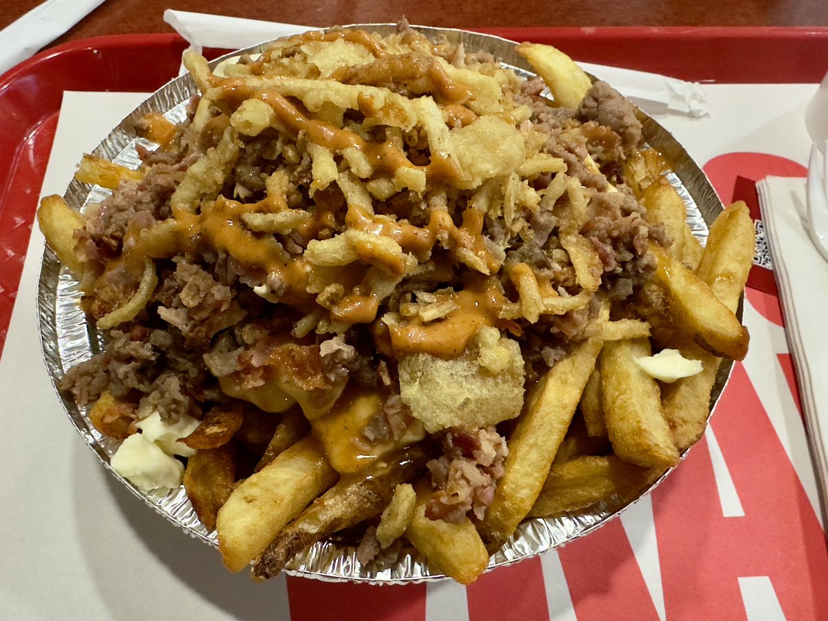 ThibaultJF's tweet photo. Tiens! #LaPoutineWeek https://t.co/7JnHi0nuKT