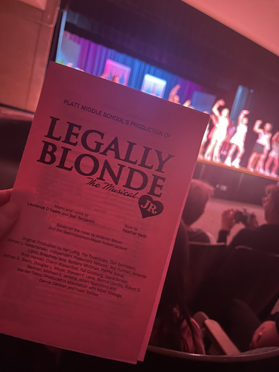 Loved joining for a sold out show to see some very talented <a href="/BVSDcolorado/">Boulder Valley School District</a> Platt Middle school students in #LegallyBlonde tonight!!
