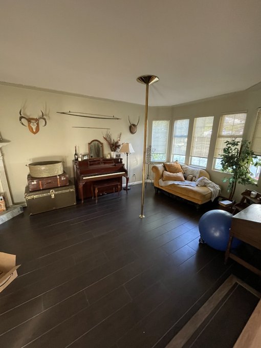 Share four bed, four bath - great view https://t.co/JgKtXyLrVx https://t.co/LGvwnE3eS4<a href="/tag/vancouver"class="tags"><span>#vancouver</span></a><a href="/tag/of"class="tags"><span>#of</span></a>