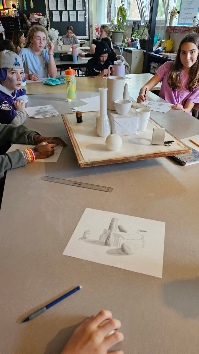 MsValentineRMS's tweet image. 6th grade artists showed their observational drawing skills!
@BarishSeth @RTwentey @TeamRidgely @MDartED @cgibson5bcps @CrayolaEdu
