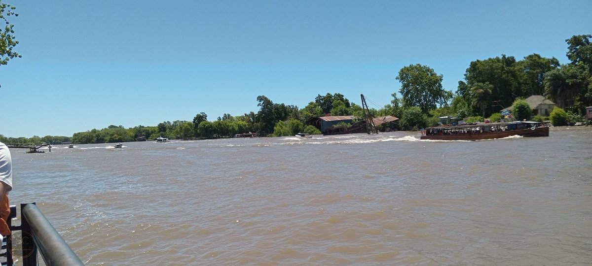 ShineQueenM's tweet photo. Paseo, fotos y día soleado en Puerto de frutos - Tigre 📷☀️
#ph #photography #photoshooting #river #water #boat #ship #sun #sunny #fountain #fotografía #rio #agua #puertodefrutos #puertodefrutostigre #tigre #botes #barcos #katamaran #sol #soleado #fuente ⛴️ https://t.co/CReJd8DrpA