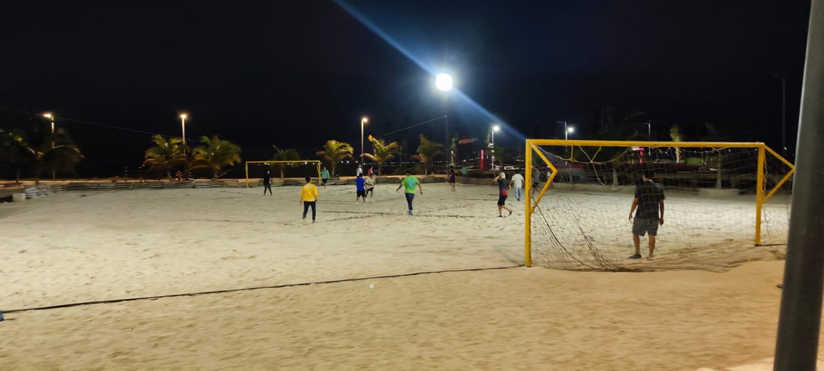 SEDATU_mx's tweet photo. Si aún no tienes planes para el fin de semana, ¡no lo pienses más!
Te invitamos al parque de playa que construimos en Progreso, #Yucatán, a través del Programa de #MejoramientoUrbano.
Practica algún deporte o simplemente disfruta del atardecer.
#ProgresoLate❤️ https://t.co/Vn8keiFV9A