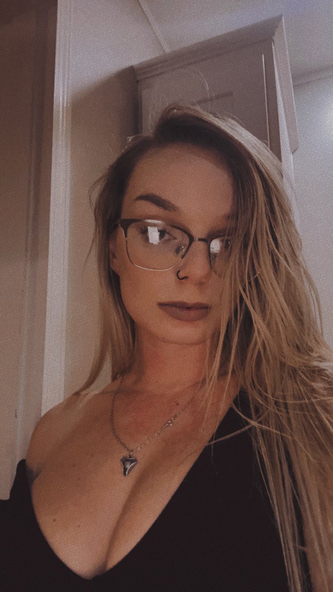 chasiddylynne's tweet photo. 🖤 https://t.co/d3YoKqVmVS