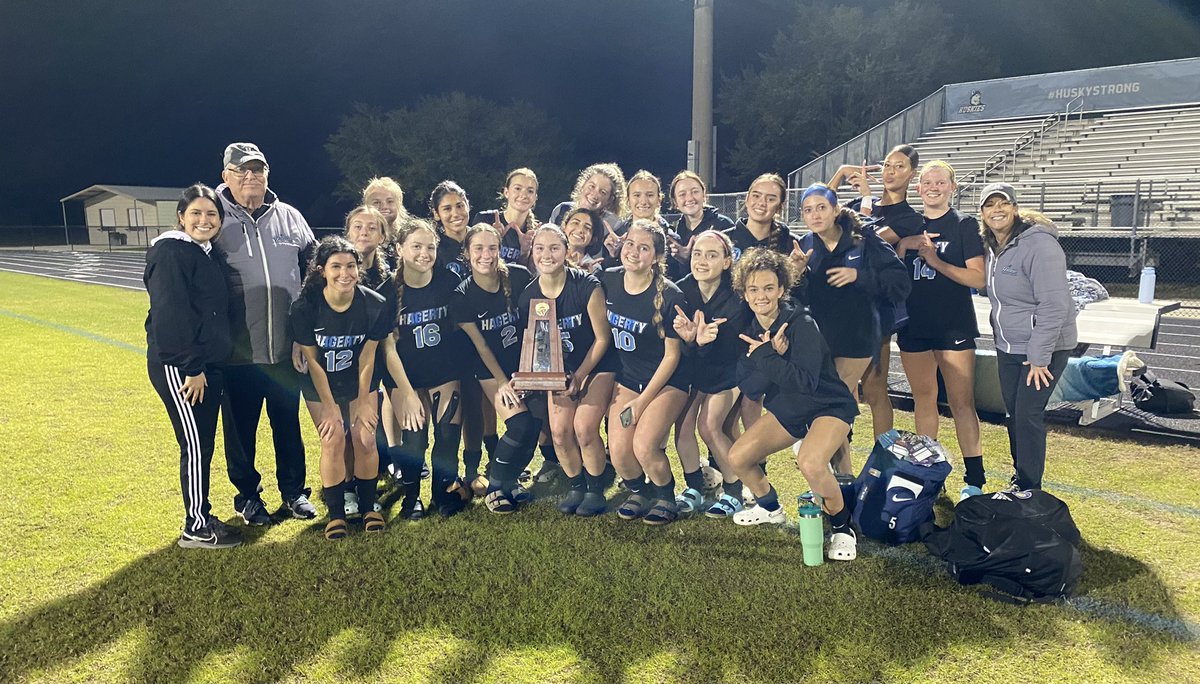 HagertySports's tweet photo. GSOC - Megan O’Donnell (2G, 1A), Valeria Romero (1G), Emma Roberts (1A), and Ary Rosenblum (8S) led the Huskies to the 7AD4 title in a 3-1 win over Timber Creek. https://t.co/TXN8FAsn9E