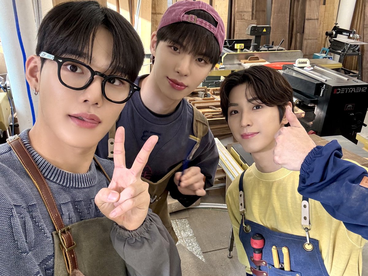 CIX_Official's tweet photo. ✨2024 CIX SEASON'S GREETINGS✨

#CIX #씨아이엑스 #BX #승훈 #배진영 #용희 #현석 #SeasonsGreetings #시즌그리팅 https://t.co/7Fhr99IpEO