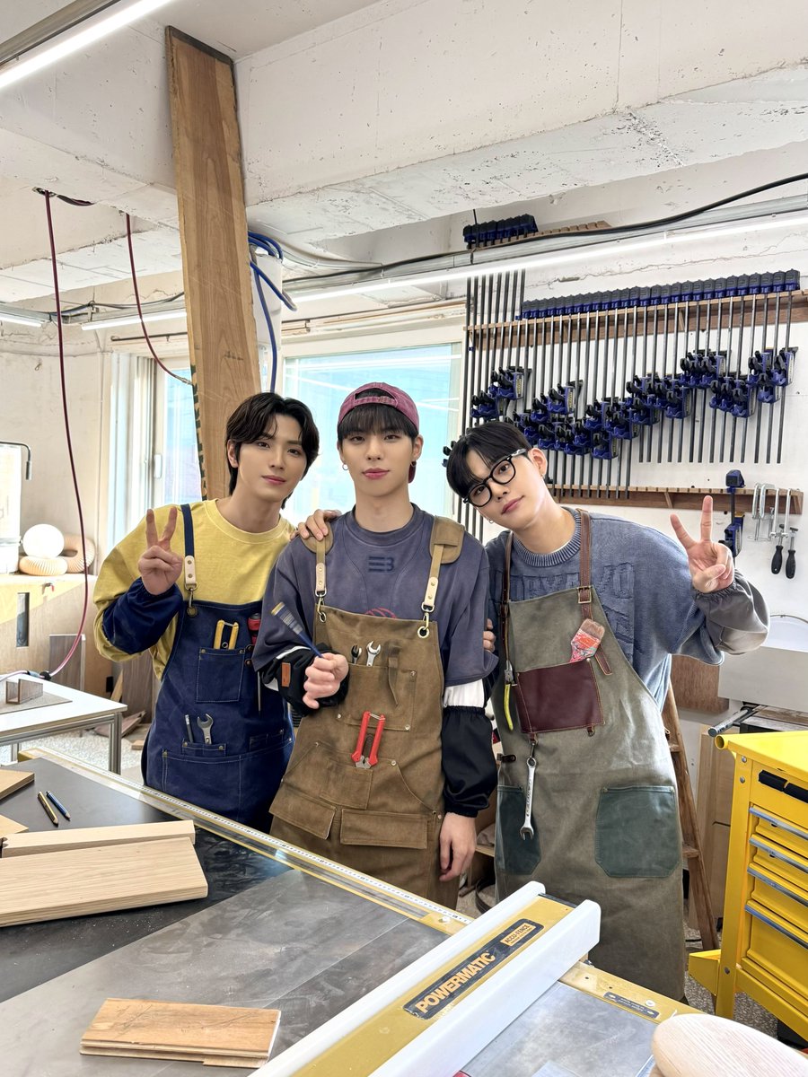 CIX_Official's tweet photo. ✨2024 CIX SEASON'S GREETINGS✨

#CIX #씨아이엑스 #BX #승훈 #배진영 #용희 #현석 #SeasonsGreetings #시즌그리팅 https://t.co/7Fhr99IpEO