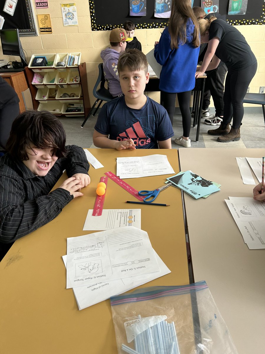 HDDawe's tweet photo. Exploring Bernoulli’s Principle today during our #flight unit. #flight #fourforces #handsonlearning @BrooksideInt #bernoullisprinciple https://t.co/sDI7BkVQkN