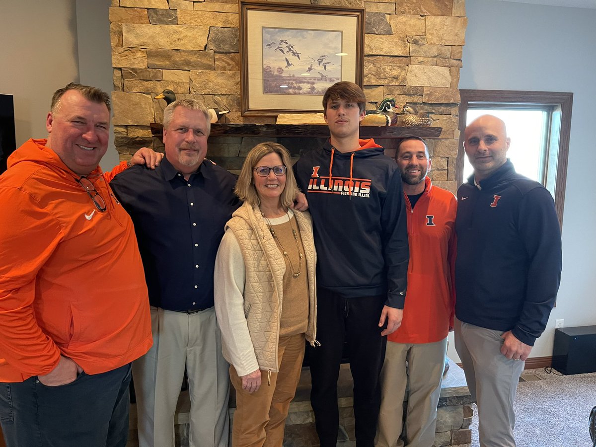Thank you for the visit! <a href="/BretBielema/">Bret Bielema</a> <a href="/BarryLunneyJr/">Coach Barry Lunney, Jr</a> <a href="/RobbyDischer/">Robby Discher</a> #famILLy