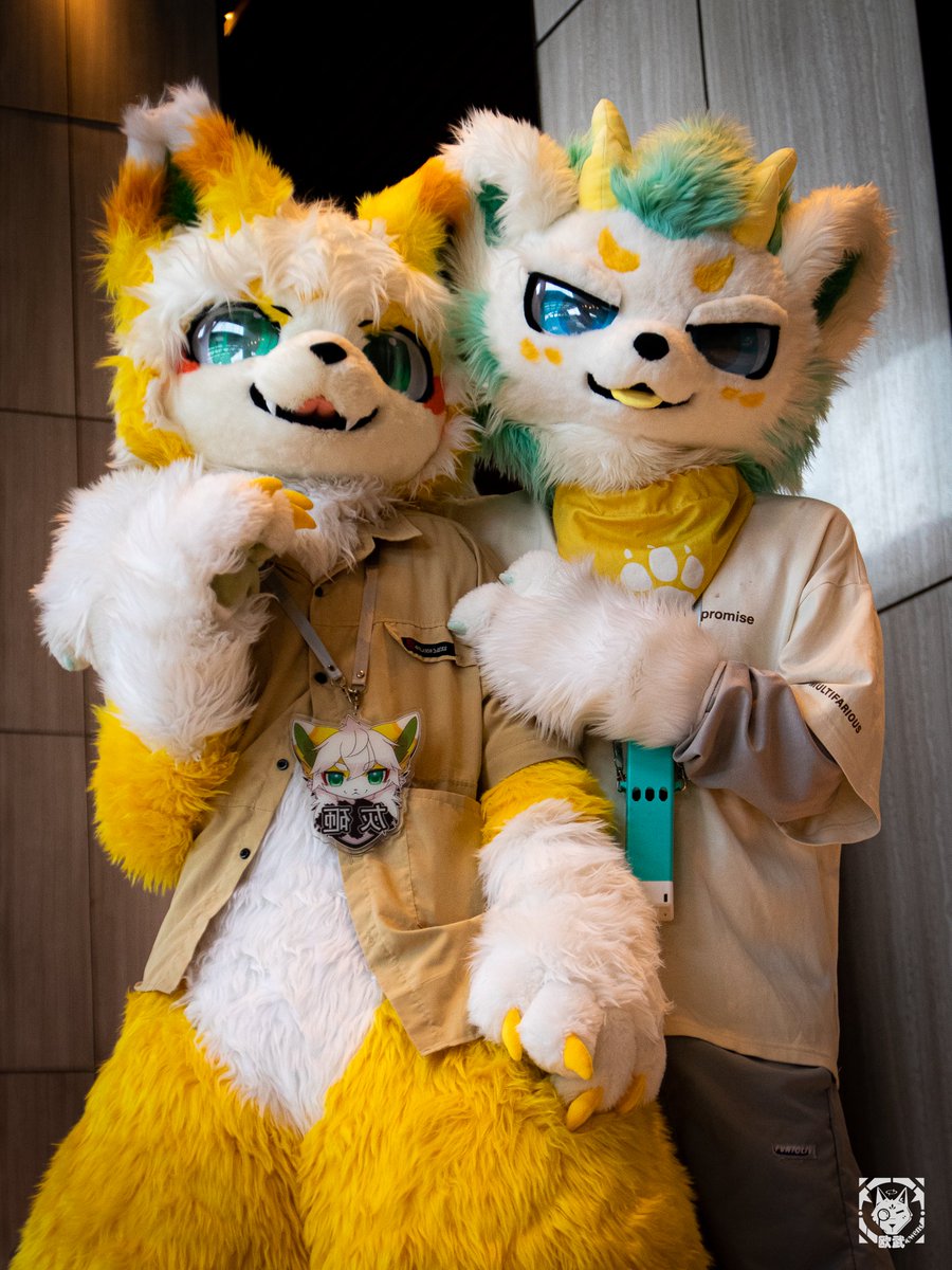 #FursuitFriday 

“速度贴贴”

with:<a href="/Ceneri233/">Hiuuuuu💨💨</a> 
📷:欧武
