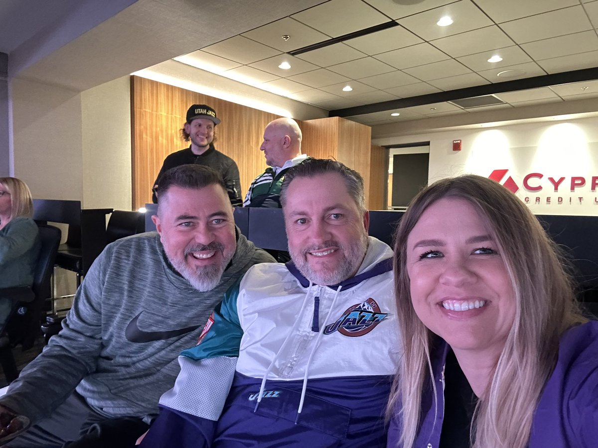 markrobbins9's tweet photo. #takenote I hope the Jazz win the contest. https://t.co/5Oy1B4vHyL
