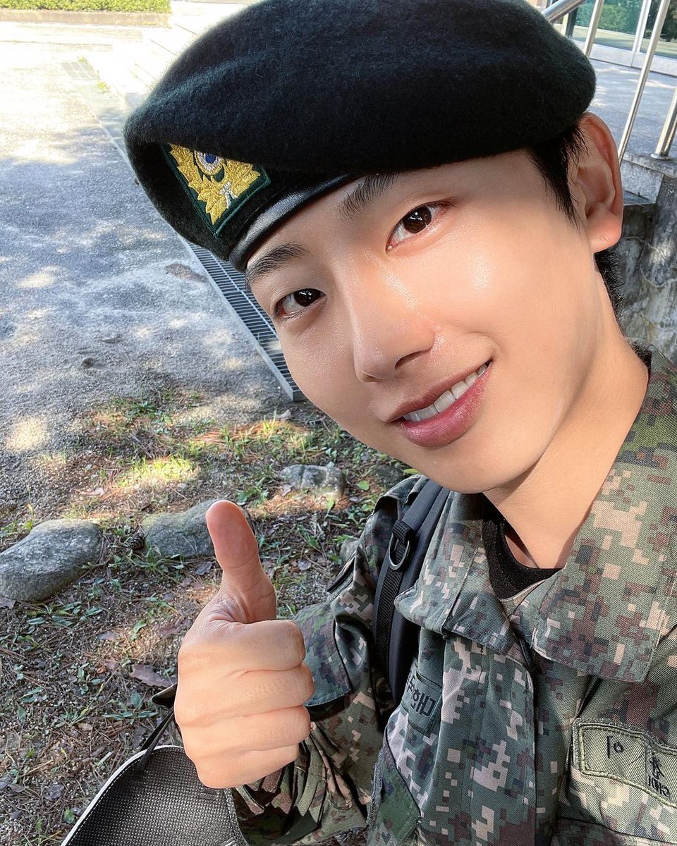 BoysLoveHubENG's tweet image. HE'S FREE! #ChoeChanYi from Korean BL #LightOnMe has been discharged from military service.