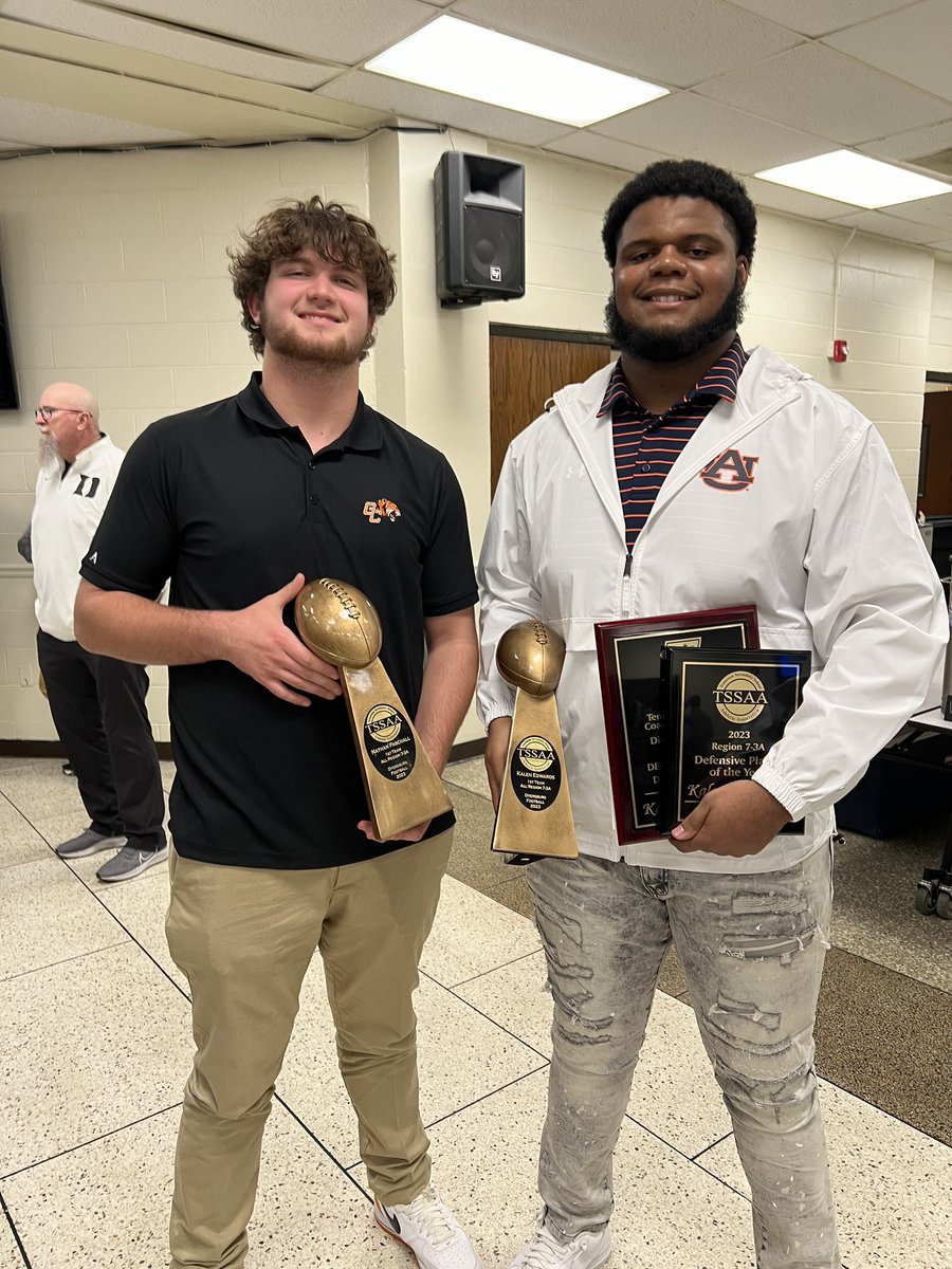 nathanpaschall6's tweet photo. Best DL in the State 💪@KalenEdwards4 @KalikMcElrath16 @jg_jg31 @kavarious23 @Kesbryant17 @Coach_agnew @dburgfootball https://t.co/KJngRkLBYR