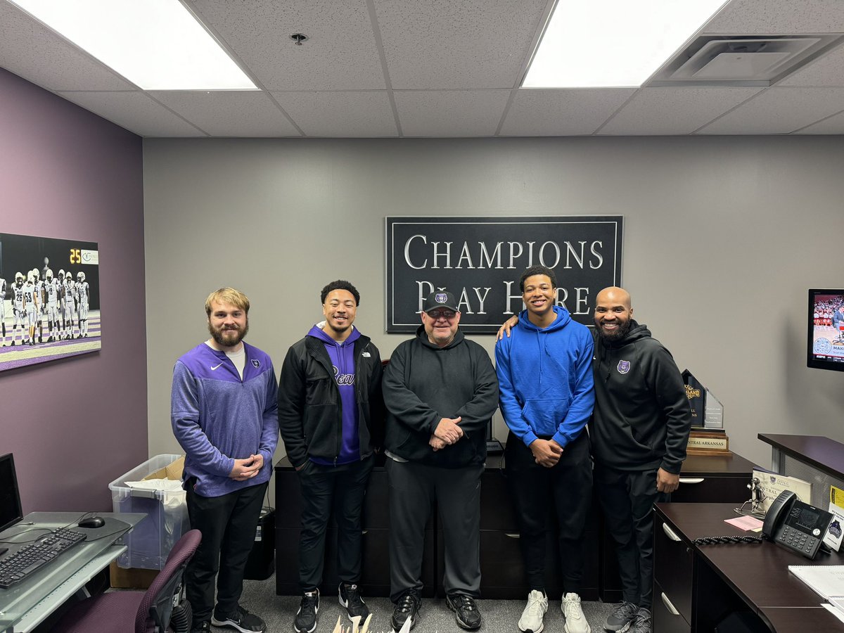 owensizaiah1's tweet image. All glory to God!! Official a bear🐻💜.