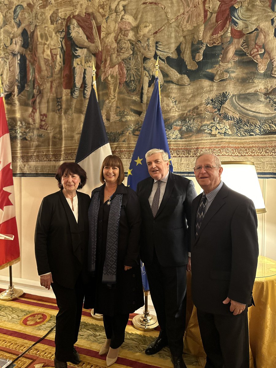 mflalonde's tweet photo. Moment privilégié ce soir  alors que l’Ambassadeur de France au Canada , @mraillet m’a honorée des insignes de Chevalier dans l’ordre national du mérite en reconnaissance de mon rôle de présidente de l’Ass. interparlementaire 🇨🇦- 🇫🇷 et mon engagement envers la francophonie au 🇨🇦 https://t.co/3Jxku4TVaw