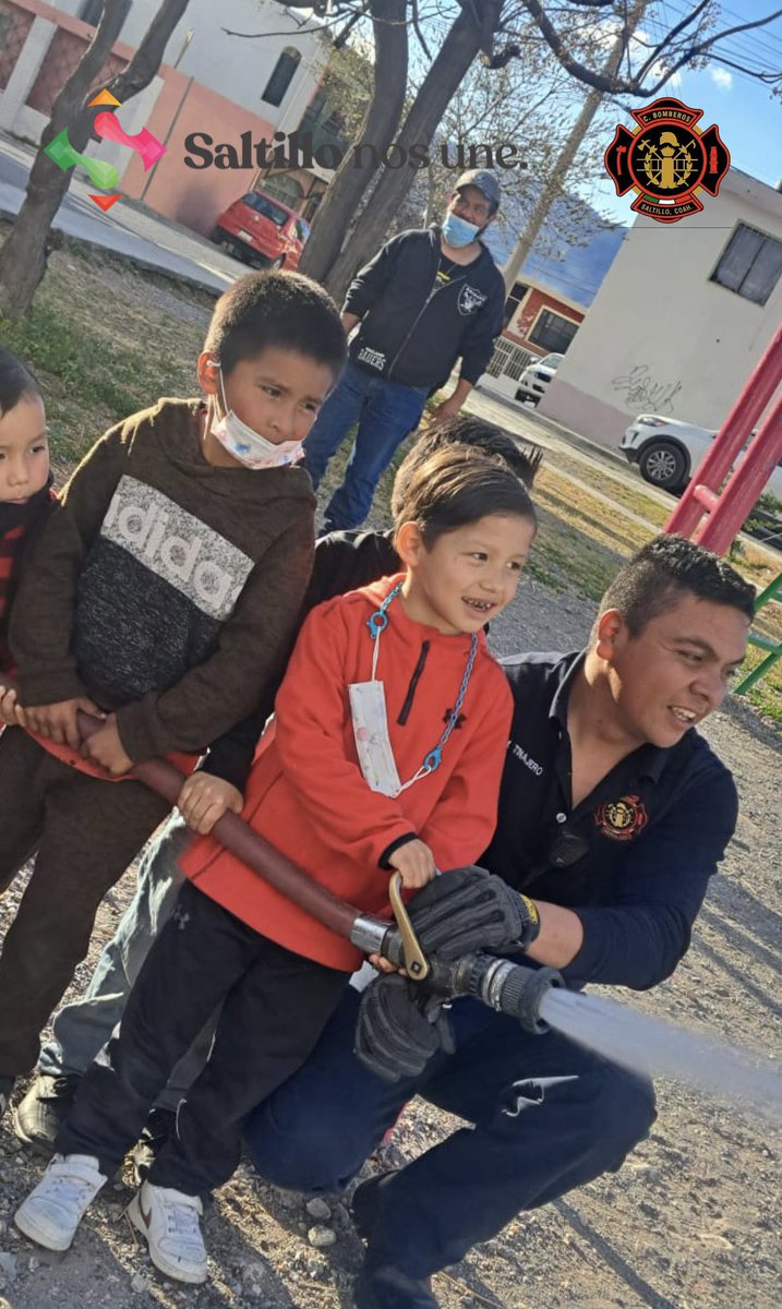 El generar lazos de confianza con la comunidad es una labor permanente, y sembrar la semilla de confianza y servicio es indispensable con nuestra población infantil. 

#SaltilloNosUne
#CoahuilaPaDelante 
#APasosDeGigante