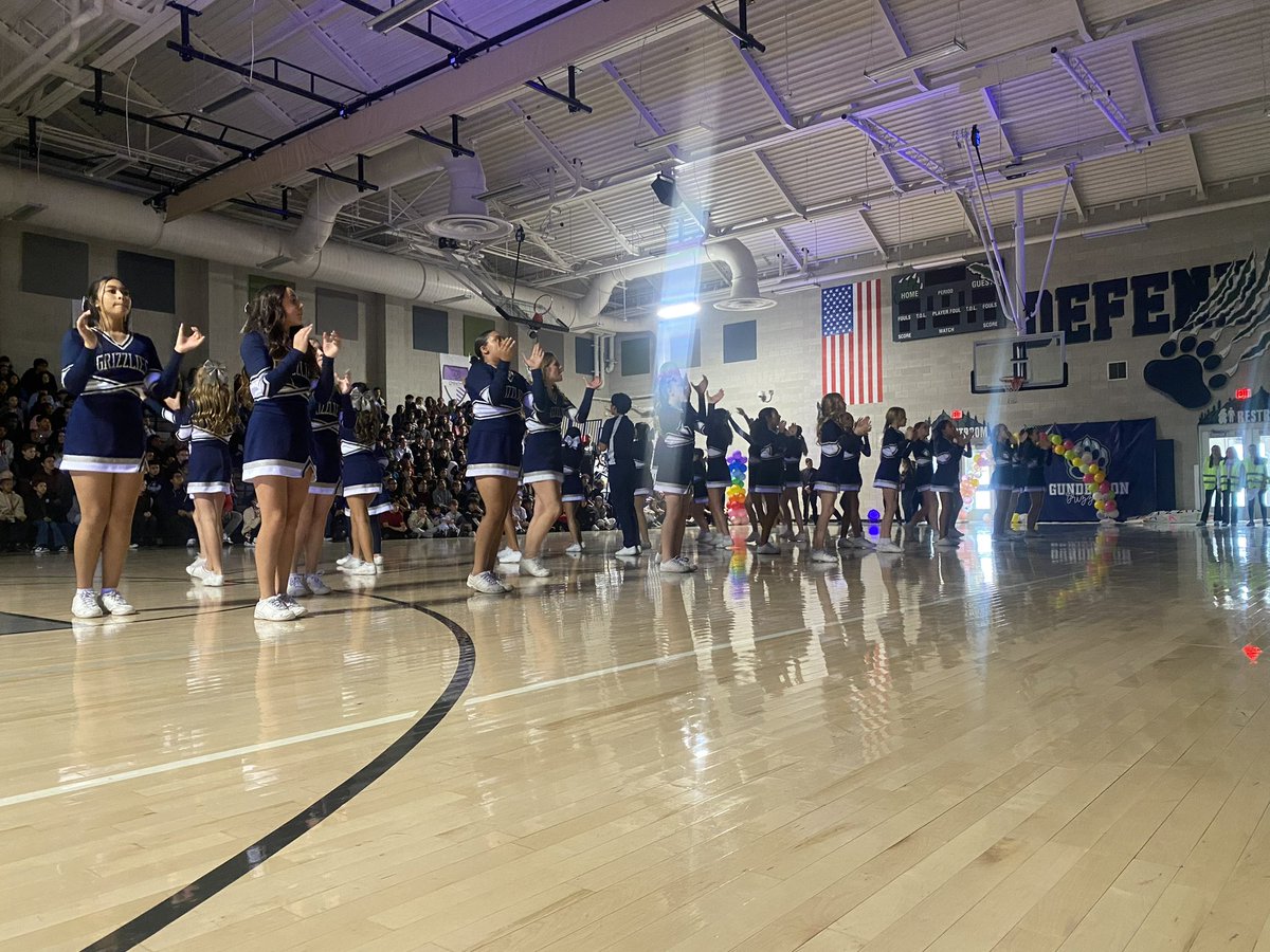 lindemuthccsd's tweet photo. Our Sports Assembly was on 🔥! #GMS #NeonAssembly #GlowBabyGlow https://t.co/8vdUNKVguS