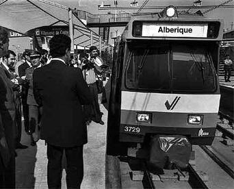 nil77777777777's tweet photo. Fun fact de la L1 de Metrovalencia: 

Hasta el 2 de Marzo del 1990 la cabecera sur de la línea se situaba en Alberic y no en Castelló. Esto debido a que, años atrás, la pantanada de Tous destruyó por completo el trazado entre ambas localidades. https://t.co/RfMJtFMqmj