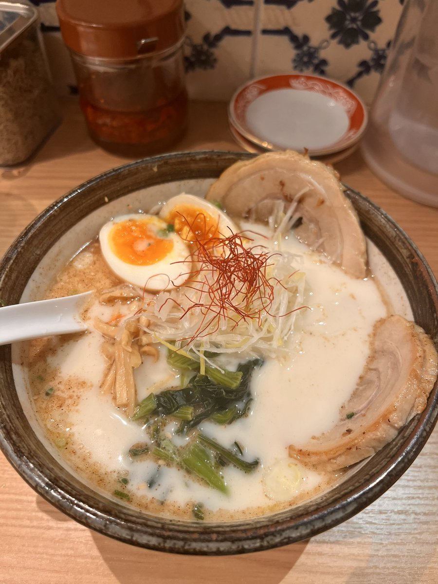 jomo0937's tweet photo. センター街をビクビクしながら通り抜けて、、、到着✨🥹

#55T
#途中寒くてラーメン
#俺流ラーメン https://t.co/kR2HxBHdv1